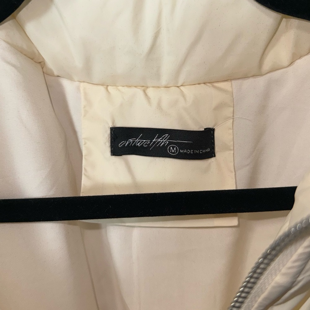 Cream Jacket ON TWELFTH
Cinched Waist - Medium- NWOT - Picture 4 of 4